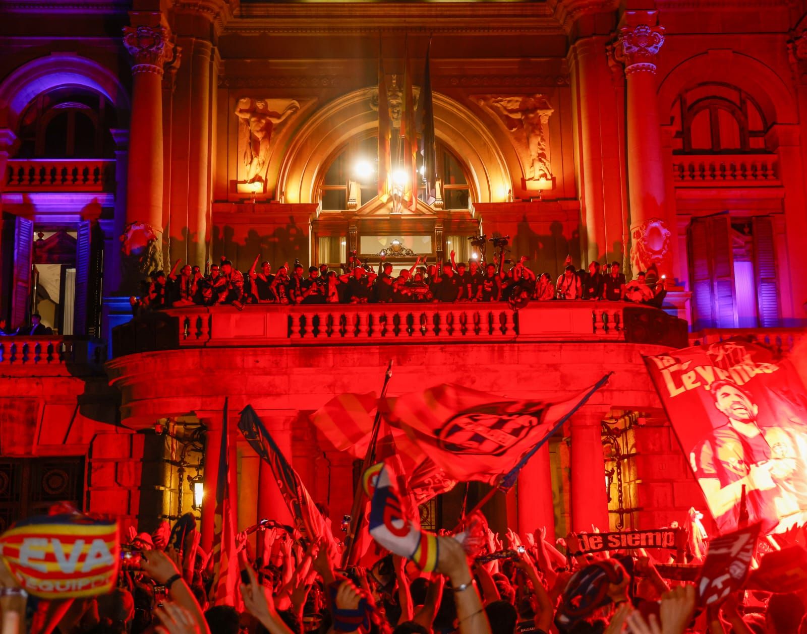 Todas las fotos de la rúa del Levante UD por su ascenso a Primera División