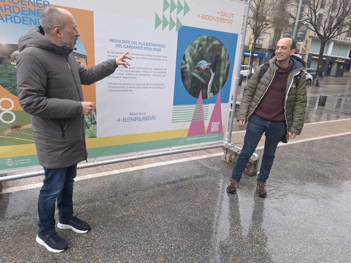 L'alcalde Marc Aloy i el regidor d'Acció Climàtica, Pol Huguet, a la plaça Sant Domènec