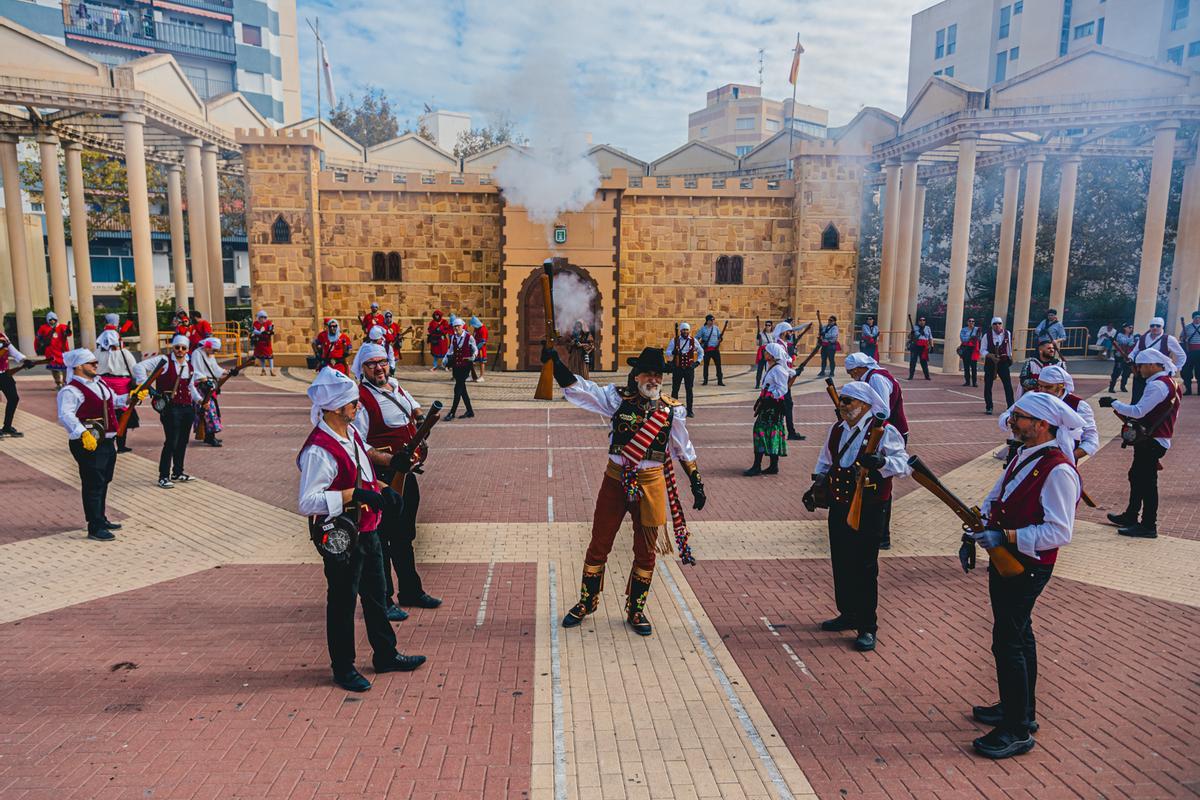 Plaza mayor de Calp en Moros y Cristianos 2024
