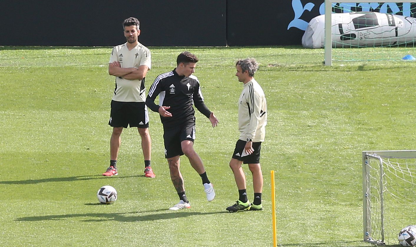 Santi Mina ya entrena de nuevo en Afouteza