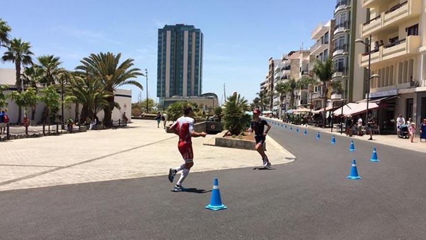 Ironman Lanzarote | El belga Bart Aernouts y la británica Lucy Charles, líderes tras la prueba de bici