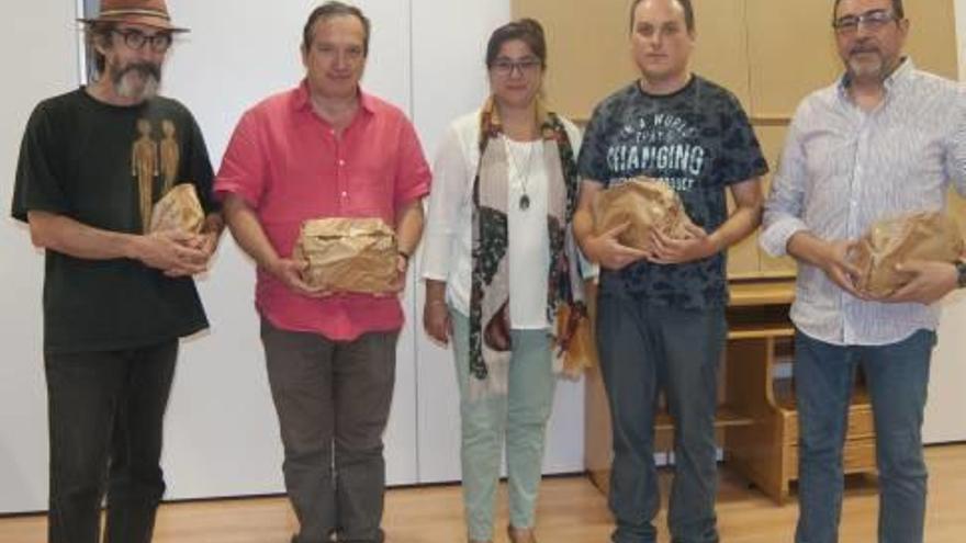 Protagonistas del reparto del premios del concurso.