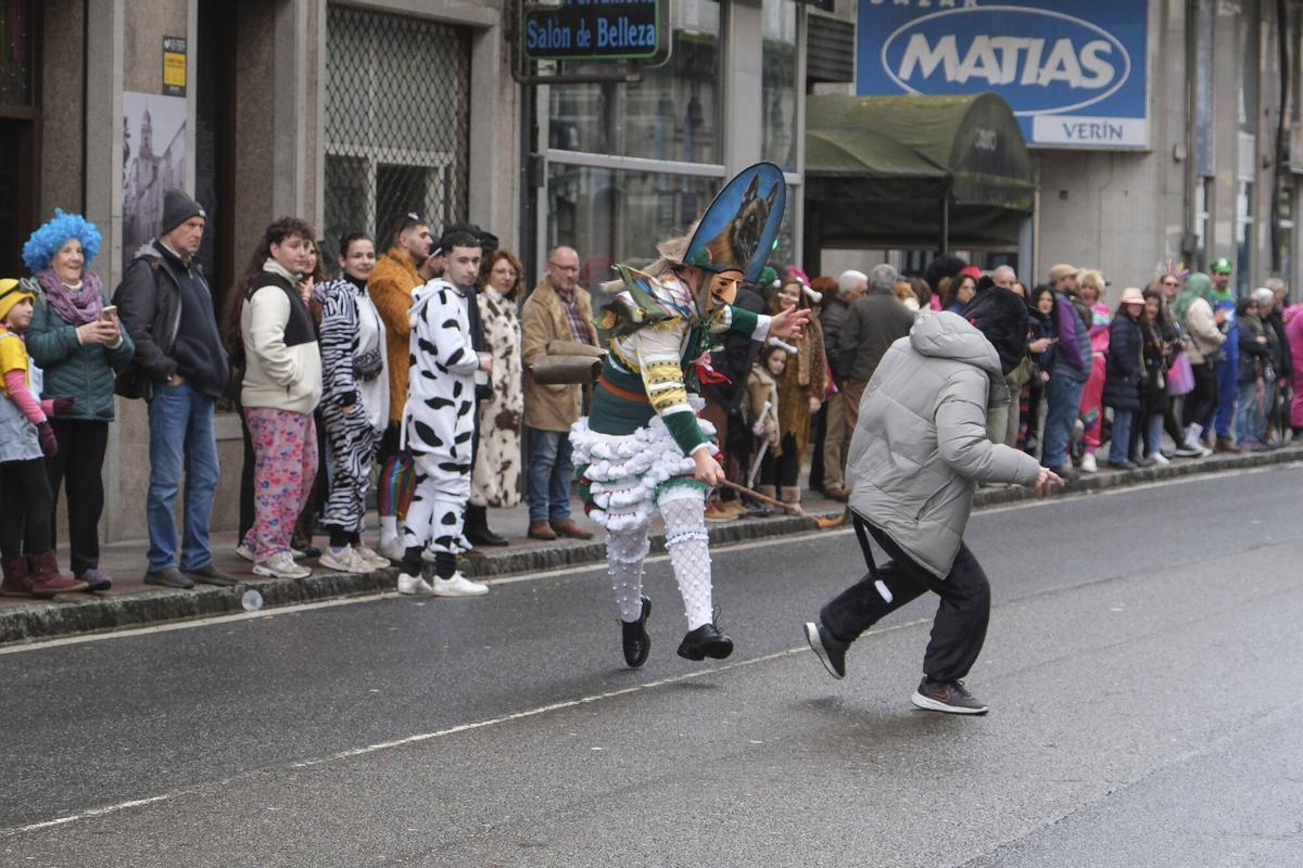Los cigarróns recorrieron las calles de Verín