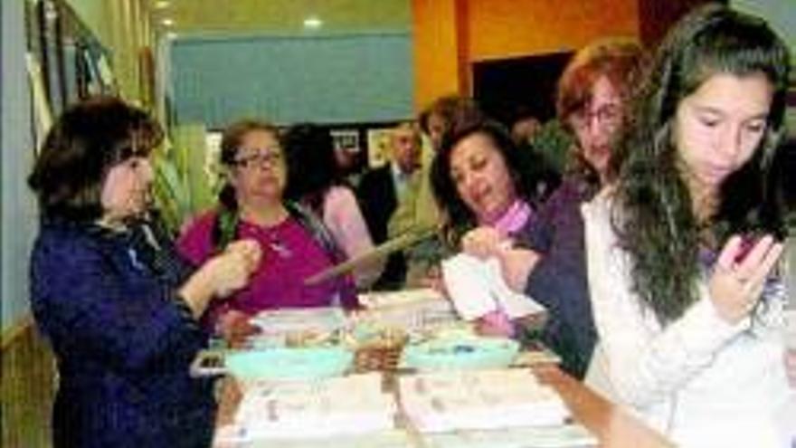 El Santiago Apóstol celebra la feria del libro