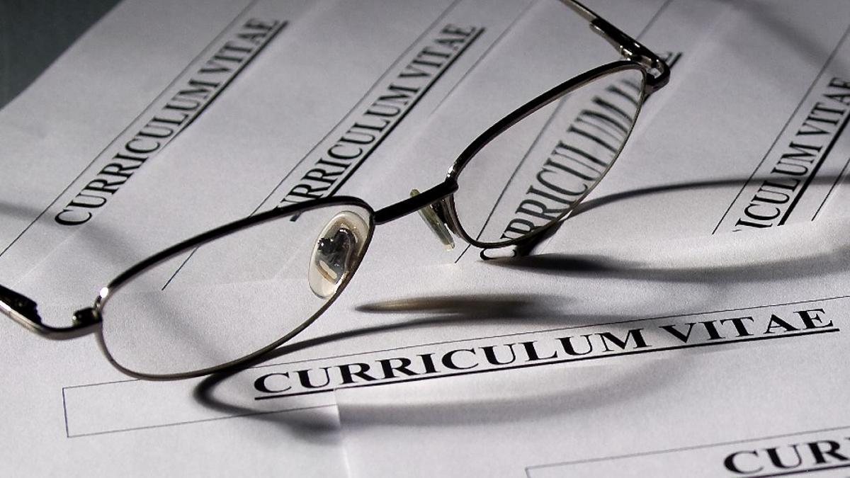 ¿Com fer un currículum perfecte en 10 minuts? ¿Com fer un currículum perfecte en 10 minuts?