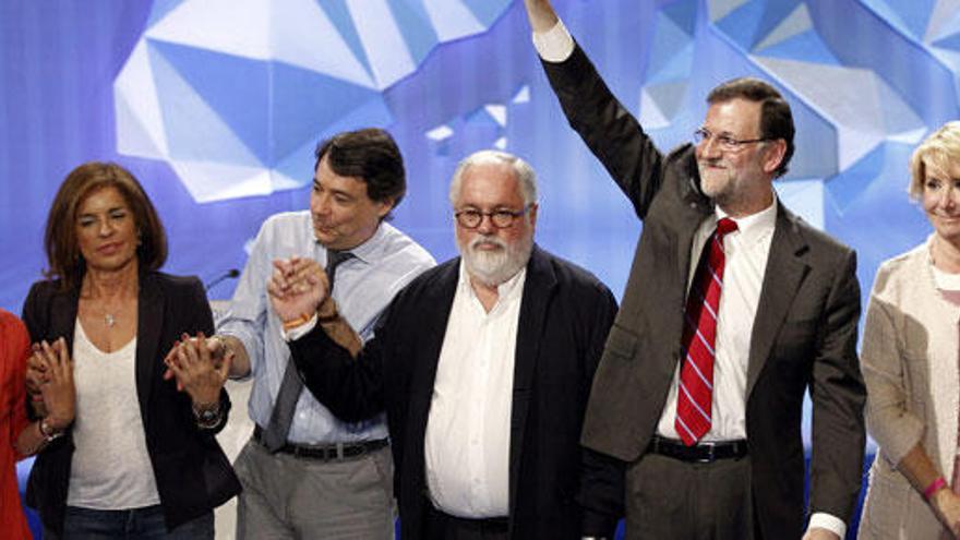 Rajoy y Cañete, durante el mitin de cierre de la campaña del PP