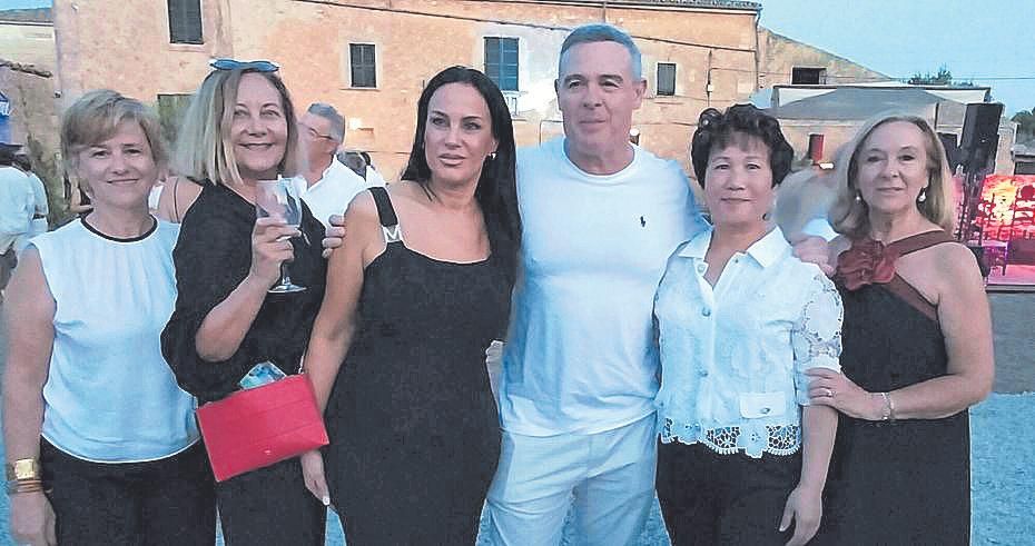 Juana Cladera, gueda Ropero,Roco Olleros, Jos Luis Santaf,Cristina Ye y Cuca Prez.jpg