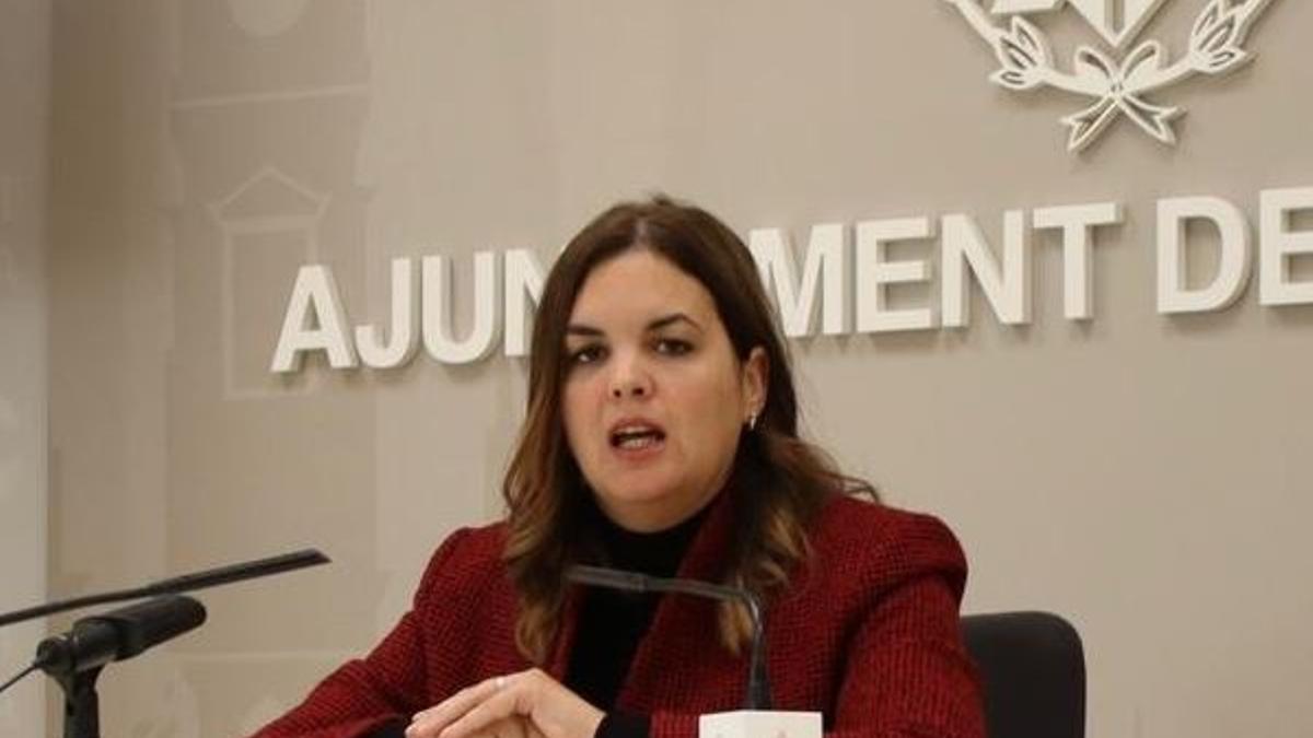 Sandra Gómez en una rueda de prensa