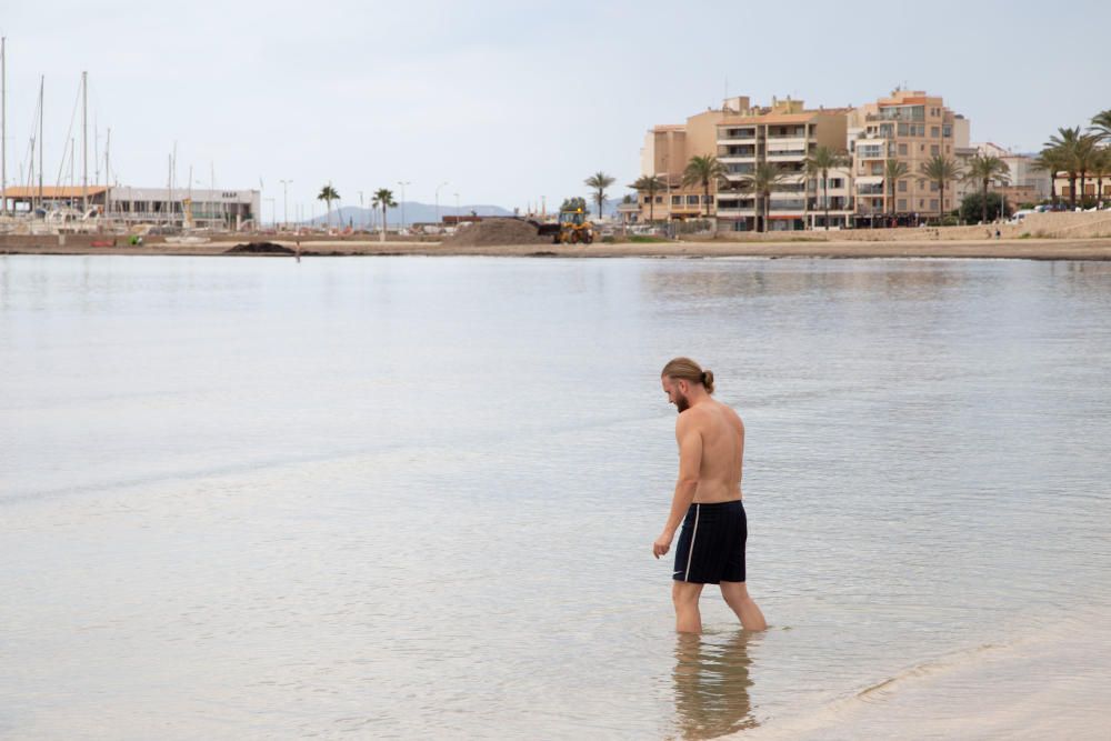 Fase 2 de la desescalada de Mallorca: Primer día con el baño autorizado en las playas