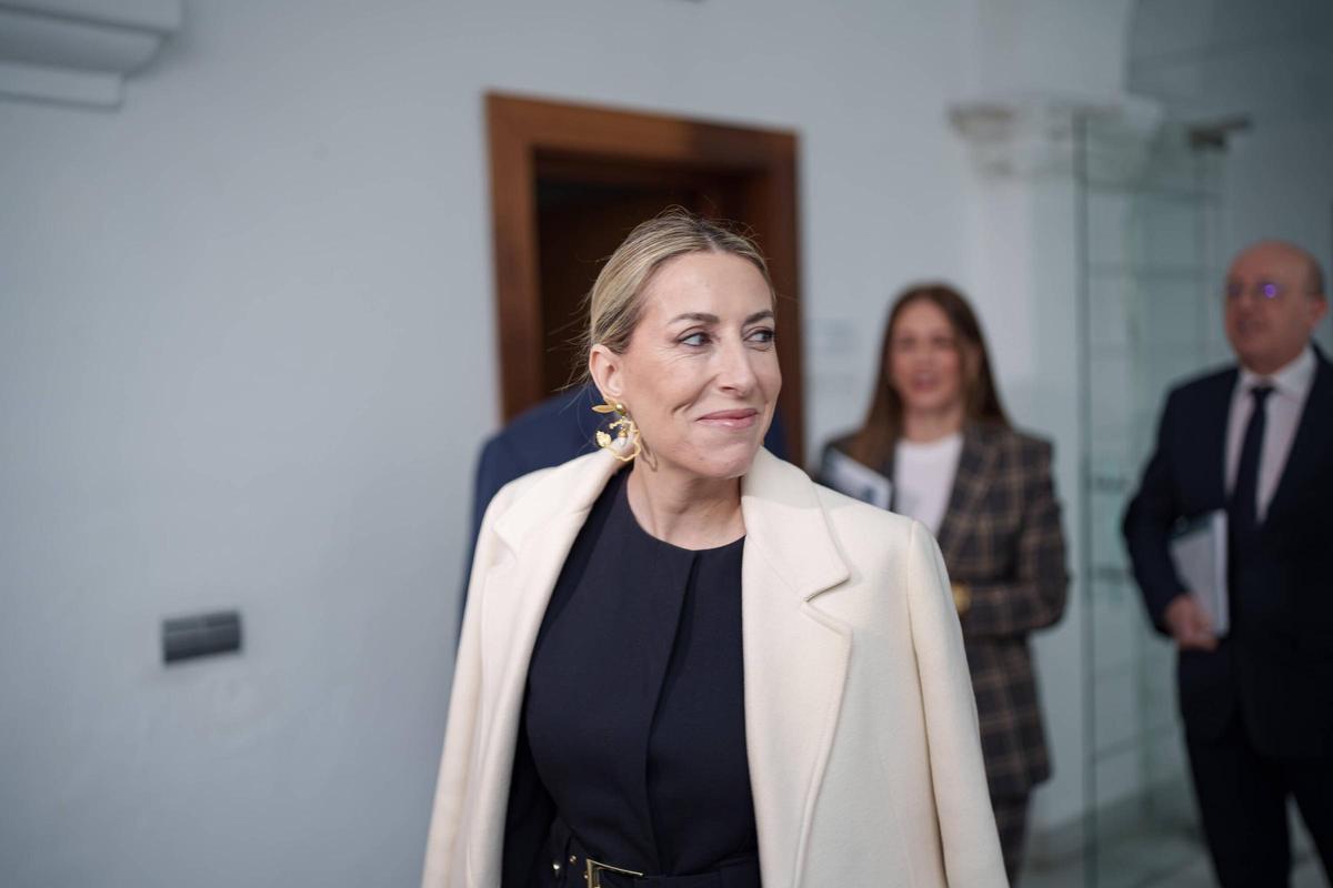 Galería | Tercera sesión del debate de investidura de María Guardiola