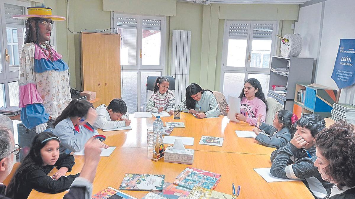 El taller de escritura con niños zaragozanos de origen nicaragüense que dio origen a las cartas ficticias de Teresa y Melody