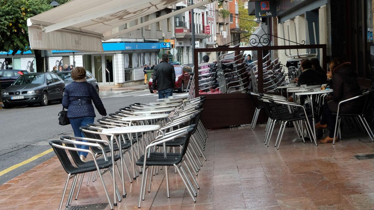 Una terraza en Pola de Lena.