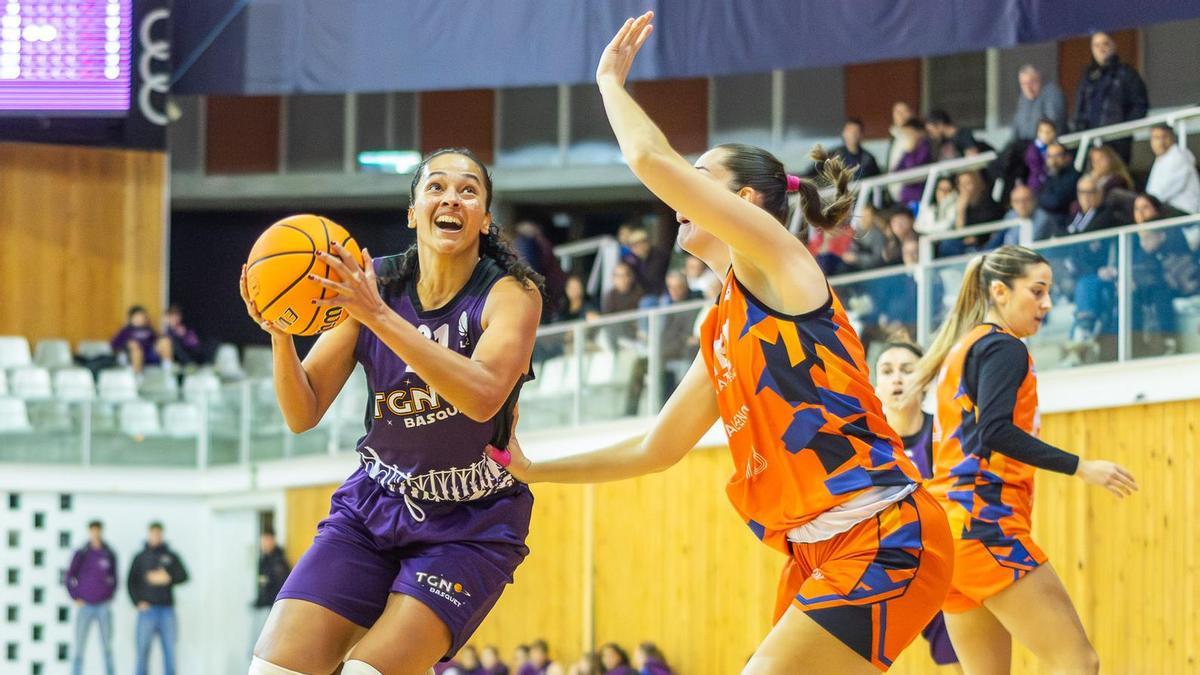 Brigitte Lefebvre entra a canasta en el TGN-Ointxe de la pasada temporada.