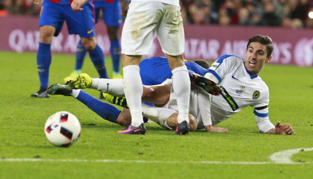 El Barça arrolla al Hércules en el Camp Nou