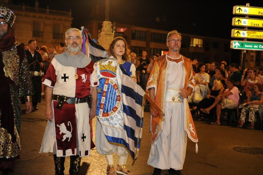 Desfile de Moros y Cristianos por las calles de Mu