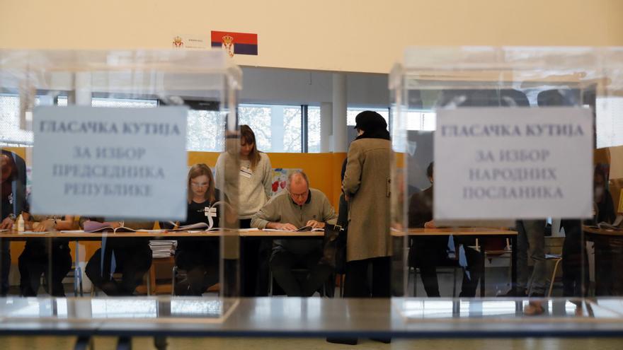 La UE y EEUU expresan preocupación por las denuncias de &quot;irregularidades&quot; en las elecciones de Serbia