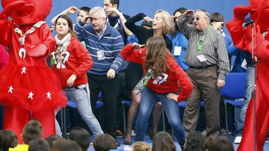 Sonia Castedo participó, ayer, en un flashmob en el antiguo centro de los Salesianos.