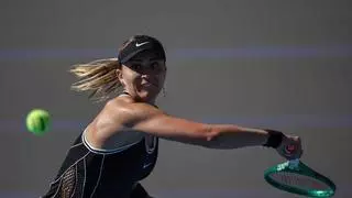 Badosa remonta ante Kasatkina un partido con 16 roturas de saque y avanza en Pekín