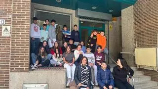 21 alumnos de secundaria del Al-Qázeres conocen El Periódico Extremadura