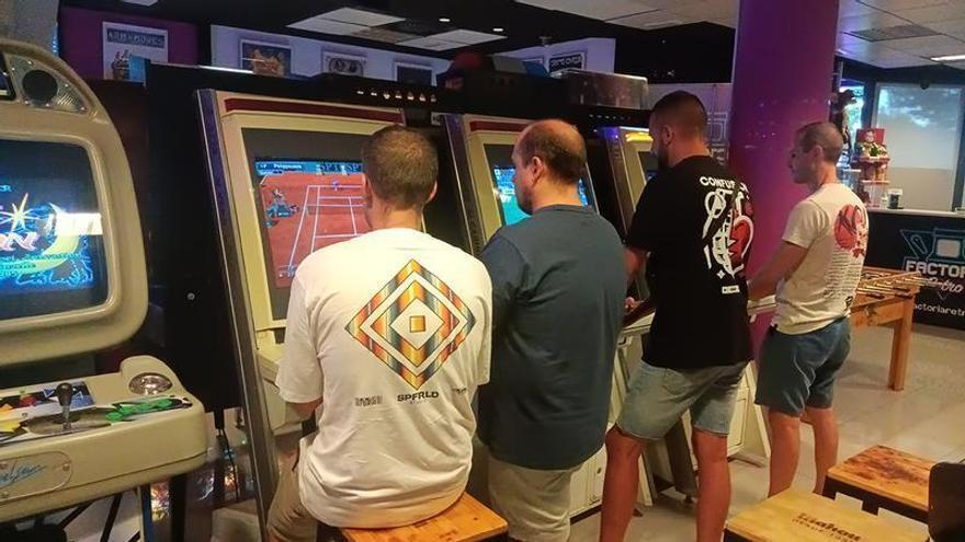 El videojuego también tiene memoria: Madrid celebra el Día del Gamer entre recreativas y consolas