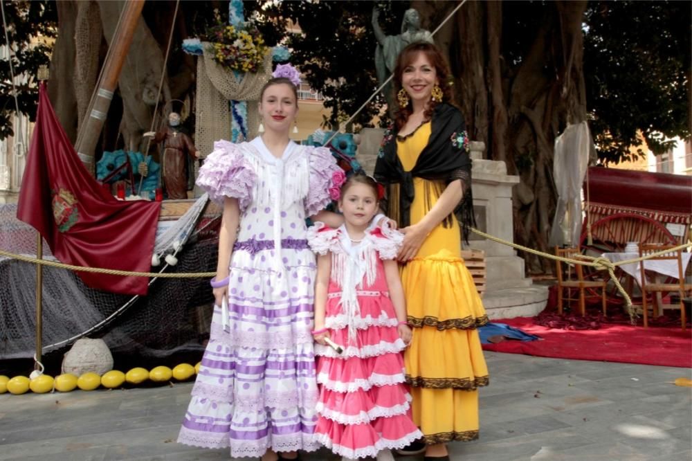 Gran ambiente en al Fiesta de las Cruces de Mayo en Cartagena