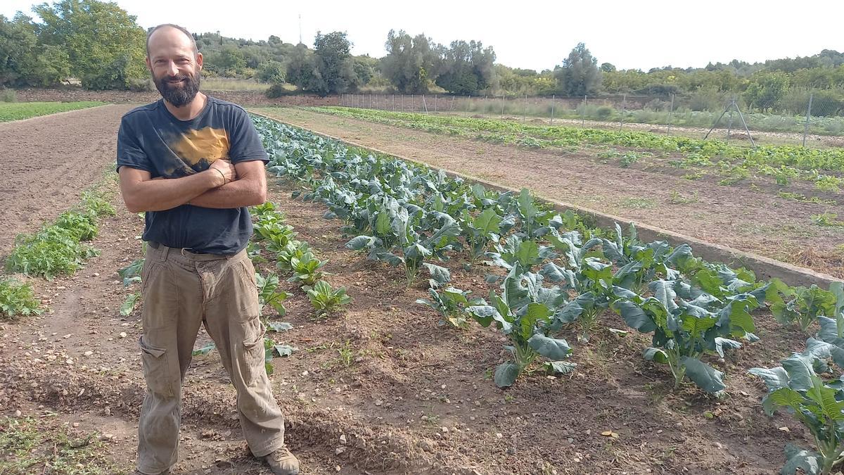 «En mi familia se producía leche; y en la de mi mujer, huertos de cítricos».