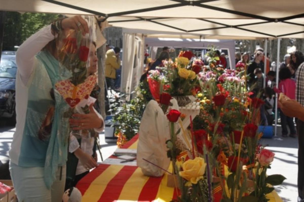 Para de venta de rosas en el paseo de la Seu, en la Seu d’Urgell.