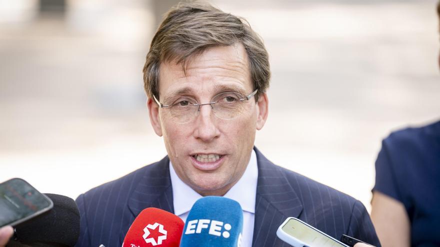 Almeida defiende que actuaciones con personas sin hogar "no son limpieza" sino "dar un futuro"