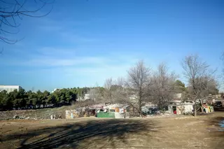 Desalojadas varias chabolas por un incendio en el Sector 6 de la Cañada Real de Madrid