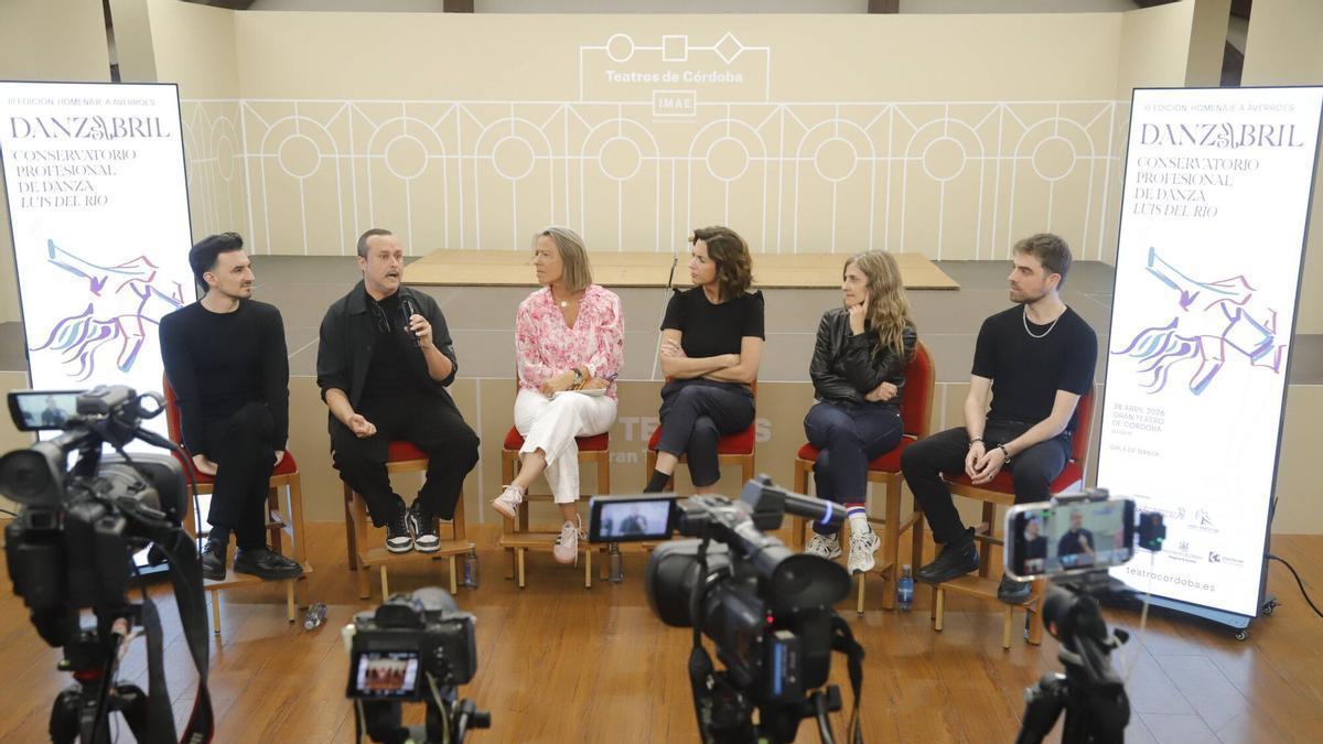 Danzabril sube el telón del Gran Teatro esta tarde con cuatro obras que hablan de feminismo, felicidad, razón y fe