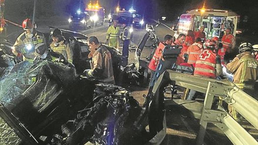 Cuatro heridos, dos de ellos de gravedad, en un accidente en la autovía de Extremadura