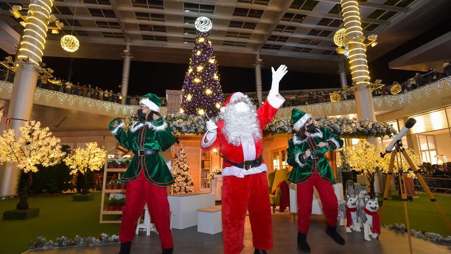 Decoración navideña en el Centro Comercial Alisios