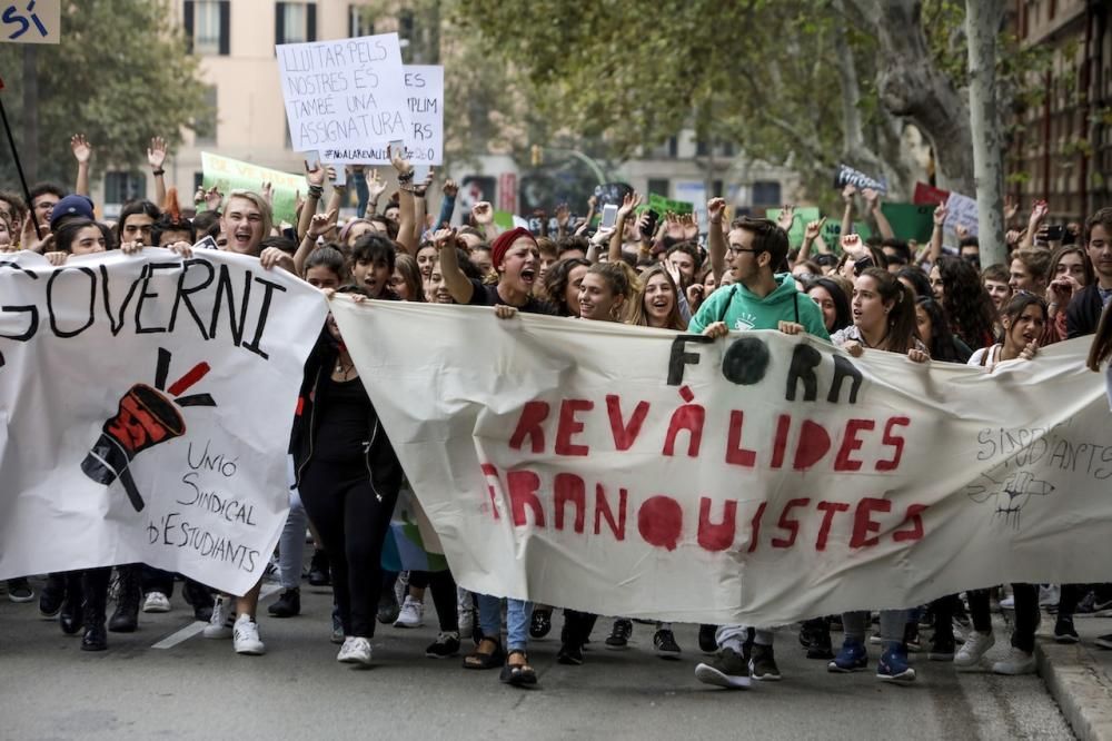 Manifestación de estudiantes en Palma contra la Lomce y las reválidas