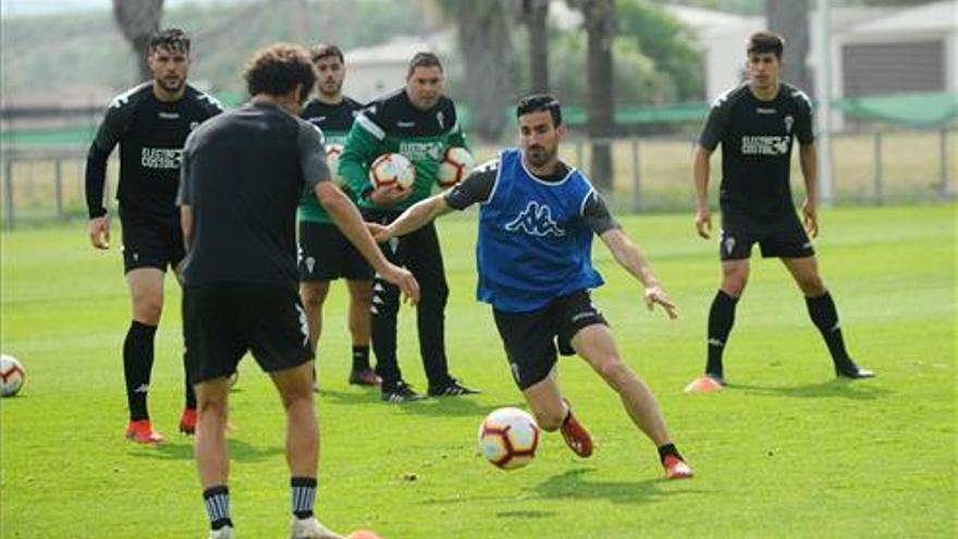 Siguen las caras serias en los entrenamientos