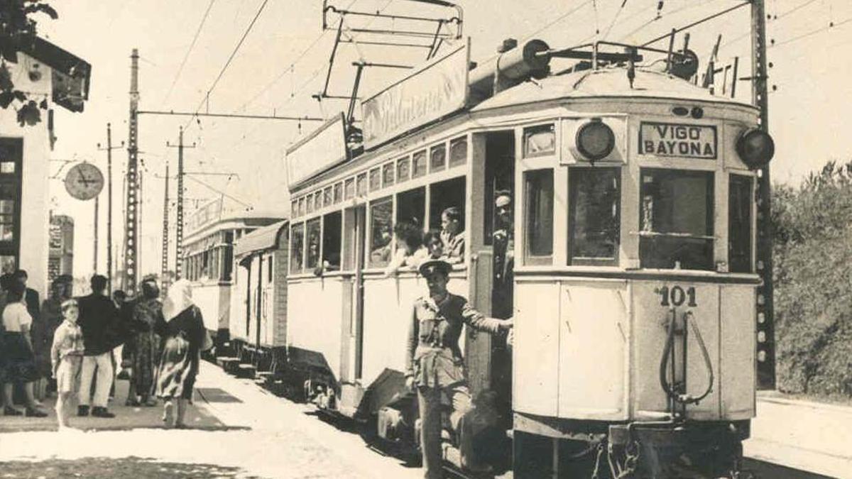 Imagen antigua de uno de los tranvías de la empresa de Tranvías Eléctricos de Vigo que permitía el traslado de los habitantes del Val Miñor a Vigo