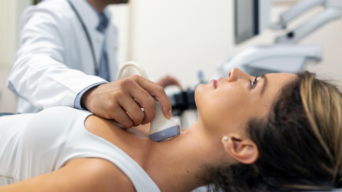 A partir de los 40 años se disparan los problemas de tiroides: ¿se puede realmente evitar?
