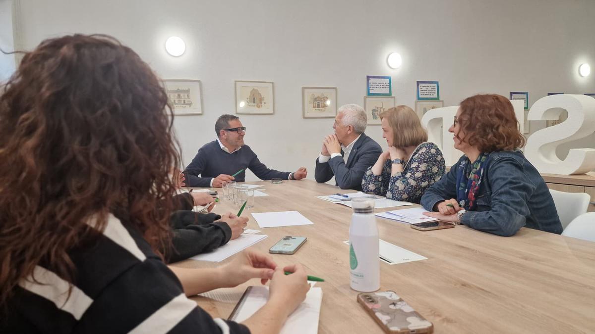 Reunión entre la Mancomunitat y la Once.