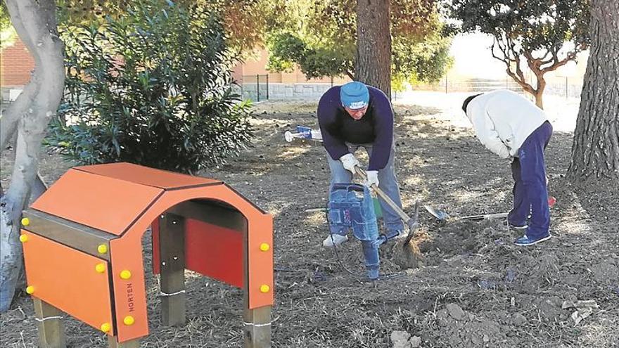 Peñíscola ultima el montaje del primer parque para perros