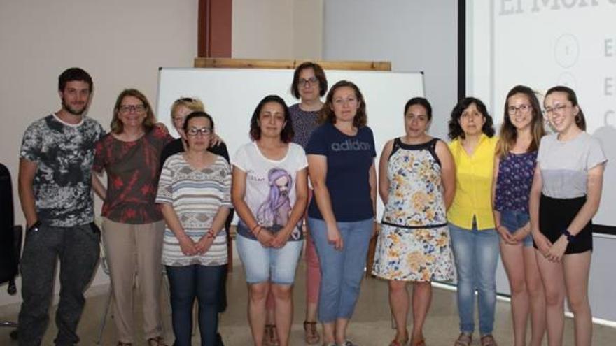 Participantes del taller de orientación en la Font de la Figuera.
