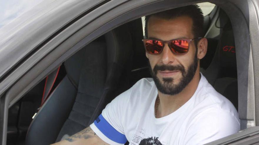 Álvaro Negredo no acude al entrenamiento del Valencia