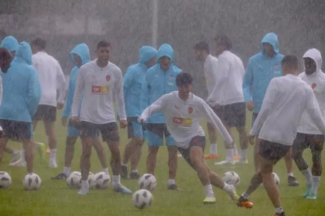 Diluvio en la última sesión de trabajo en Suiza