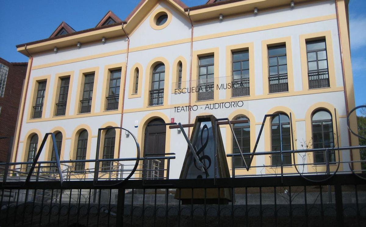 Escuela de Música y teatro-auditorio en el edificio del antiguo colegio del Sagrado Corazón.