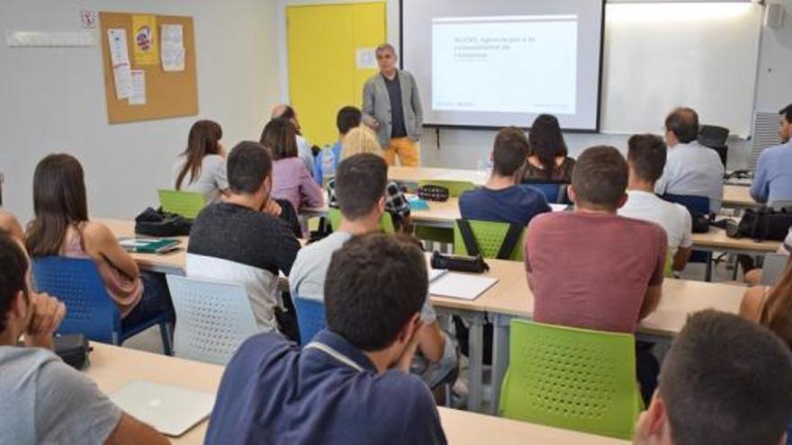 Alumnes de la UManresa a l&#039;aula