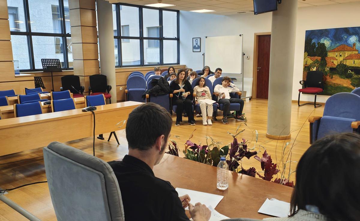 El Concello ya celebra dos plenos infantiles cada año. | FDV