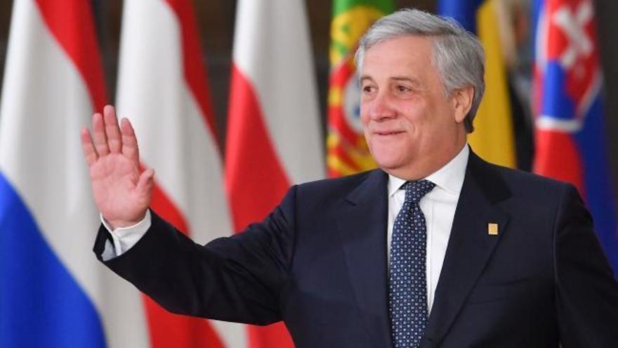 El gesto de Tajani en Bruselas contra la violencia machista