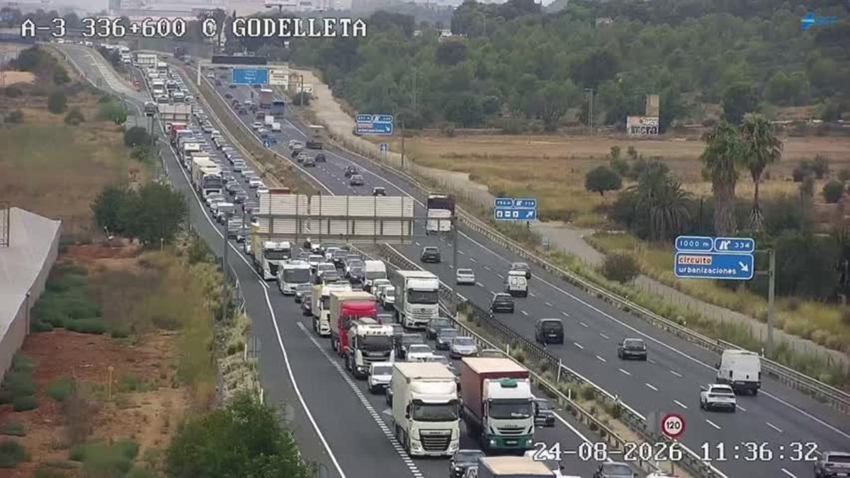 Embós monumental en l'A-3: 4 quilòmetres de retenció en sentit València