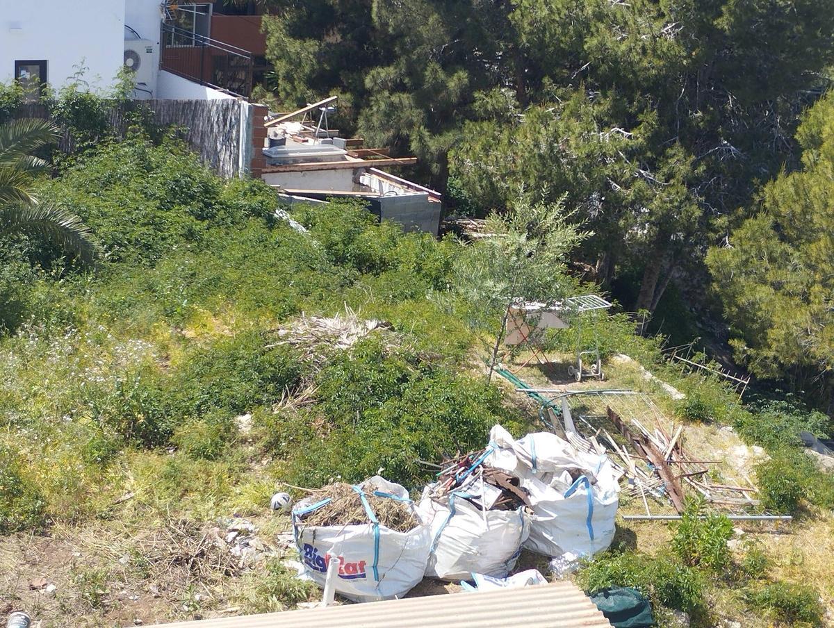 Imágenes del solar okupado de Ibiza