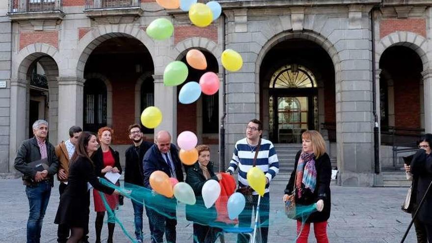 Acto del Día del Daño Cerebral, ayer en la Plaza Mayor.