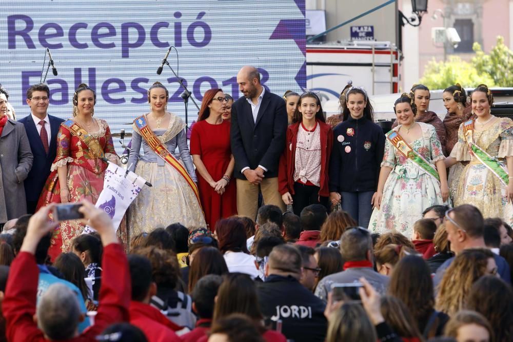 Entrega de estandartes de la Diputación a las Fallas