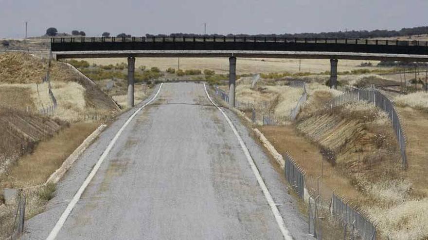 Adif finaliza la plataforma del AVE del subtramo Cáceres-Aldea del Cano